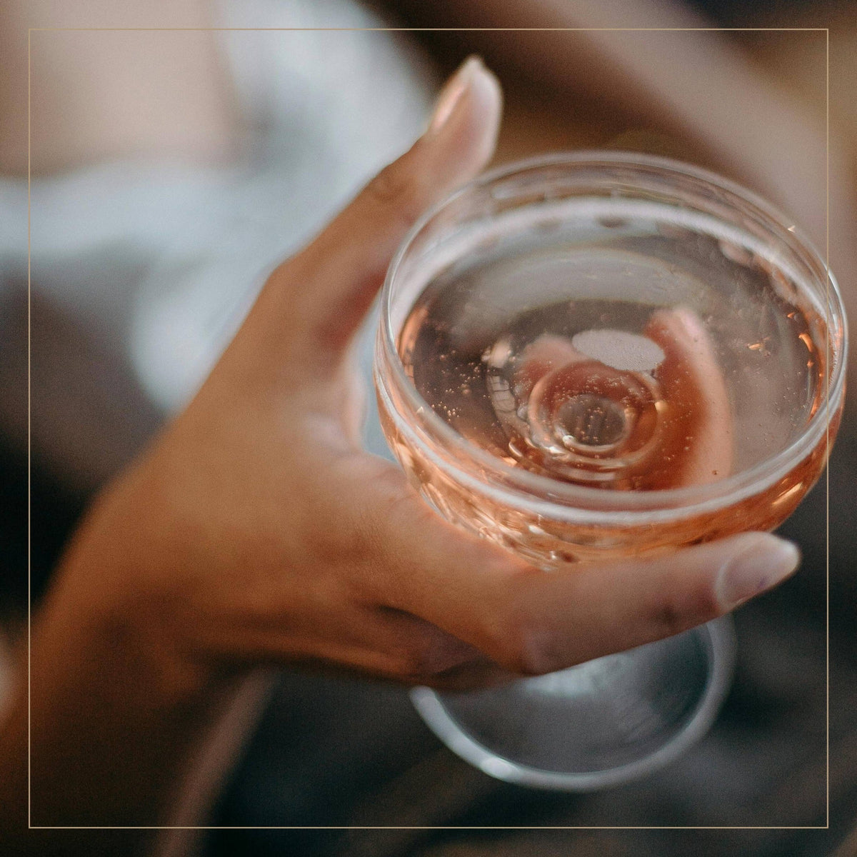 Prestige im Glas: Warum wir Alkohol überschätzen